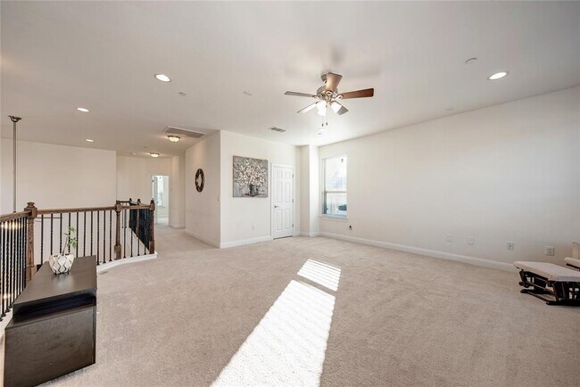 Building Photo - 3240 E Whitestone Blvd