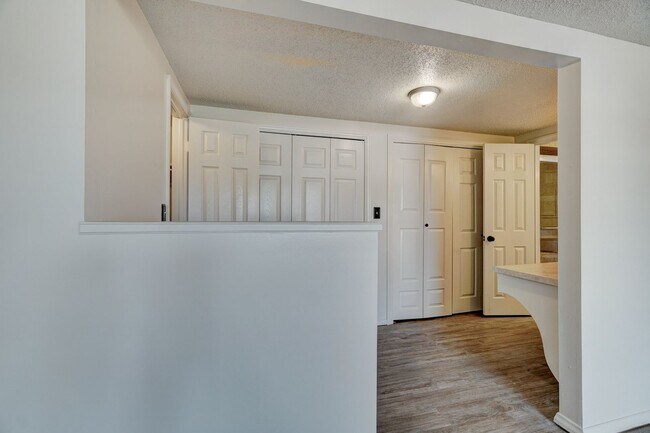 Building Photo - Spacious 4-Bedroom Home with Modern Amenities & Ideal Location Near Lake Hefner in OKC!