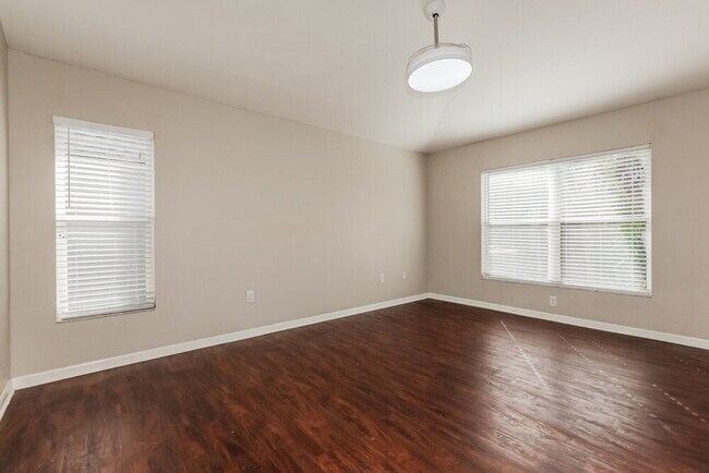 Building Photo - 1107 Crimson Clover Ln