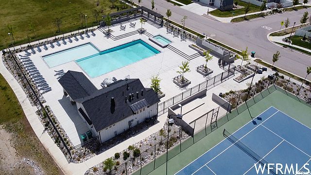 Building Photo - 616 W 4050 N