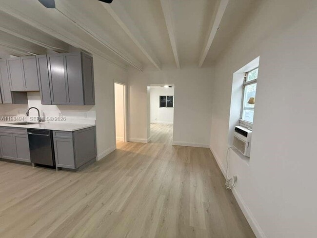 Building Photo - 1608 NW 5th Ave