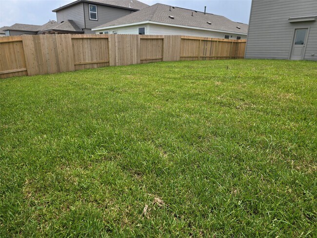 Building Photo - 25560 Blossom Ct