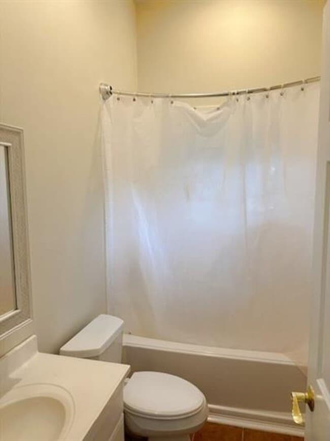 Building Photo - ***BEAUTIFUL QUAINT HOME NEAR MAYRIVER***