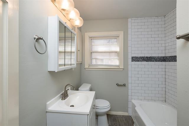 Building Photo - 2308 N Edgewood Terrace