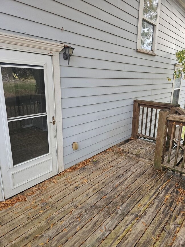 Building Photo - 1737 Moses Ave