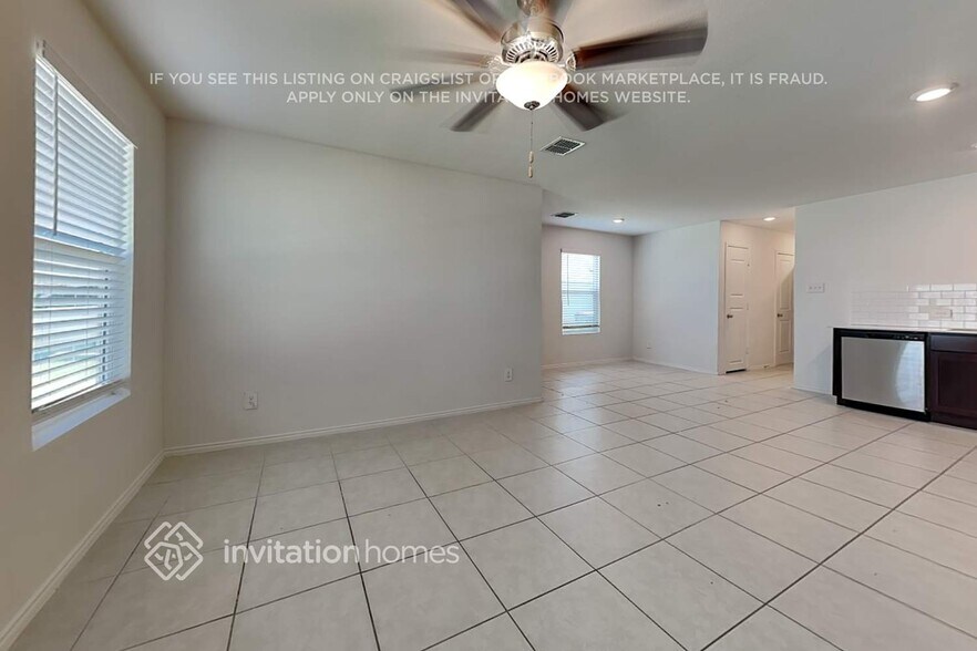 Building Photo - 3018 Wallace Wls Ct