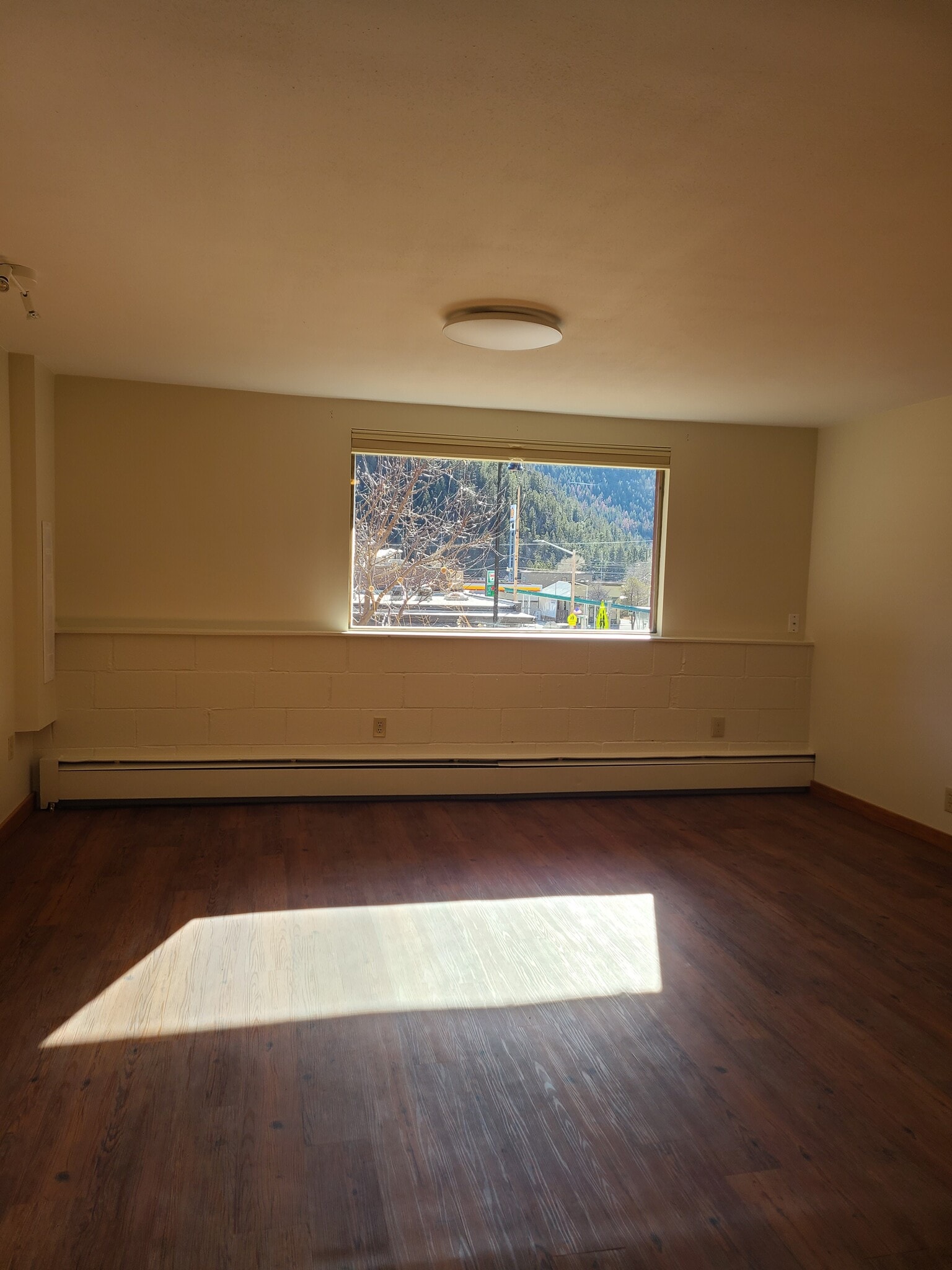 Building Photo - 1302 Colorado Blvd