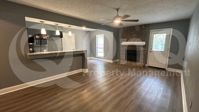 Building Photo - 4904 Brookhollow Dr