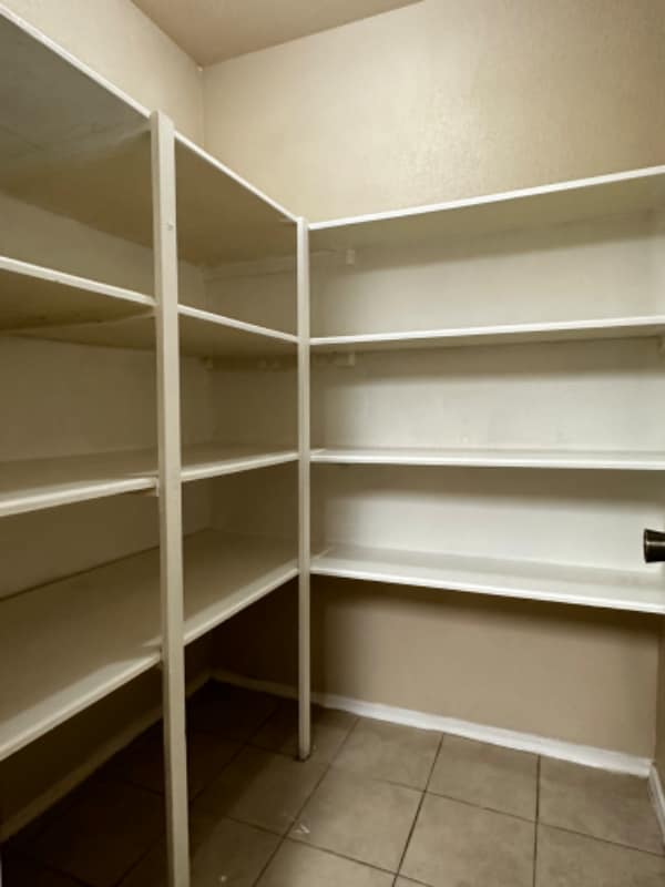 Building Photo - 9700 Leawood Blvd