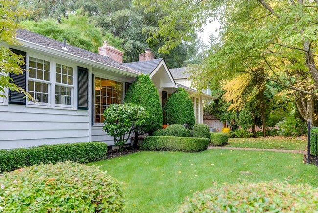 Building Photo - Newly Remodeled Fabulous home!