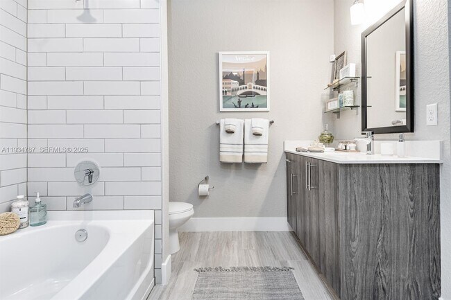 Building Photo - 9335 W Commercial Blvd