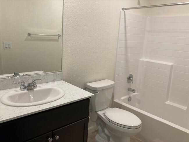 Building Photo - 8967 Quail Fls Dr