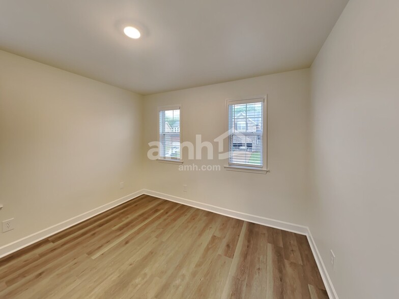 Building Photo - 3059 Romain Trail