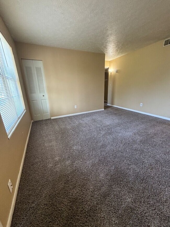 Building Photo - 409 Shelby Ave