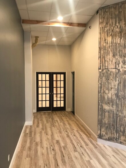 Building Photo - 809 N 2nd St