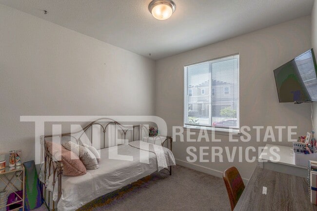 Building Photo - 3555 Nuestra Ave