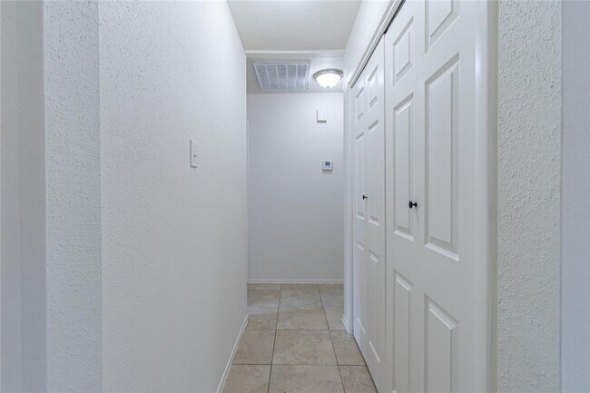 Building Photo - 12710 Autumn Mill Dr
