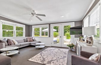 Building Photo - 14 Millstone Dr