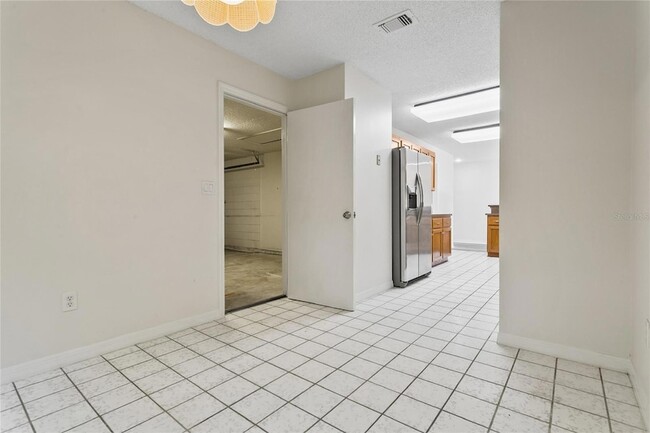 Building Photo - 3612 Biscayne Dr