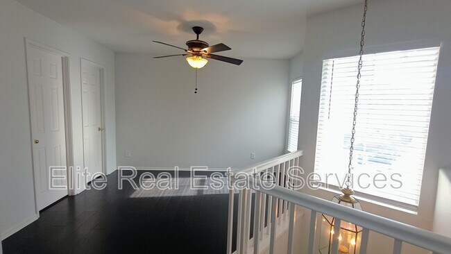 Building Photo - 1866 Via Capri St