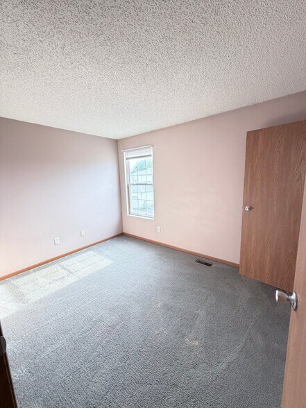 Building Photo - 186 Macfalls Way