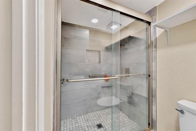 Building Photo - 2426 Sutton Dr