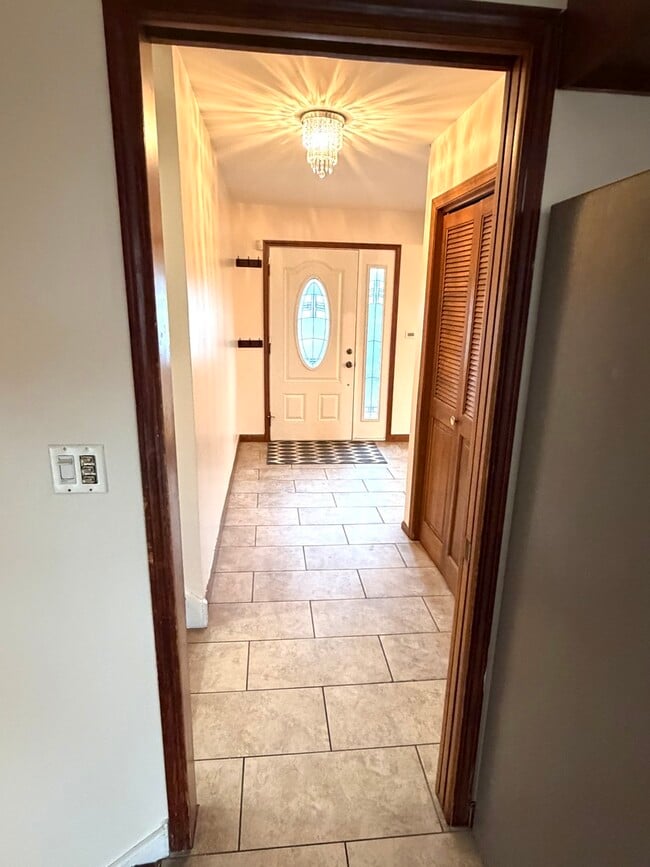 Building Photo - 1814 Holly Ave