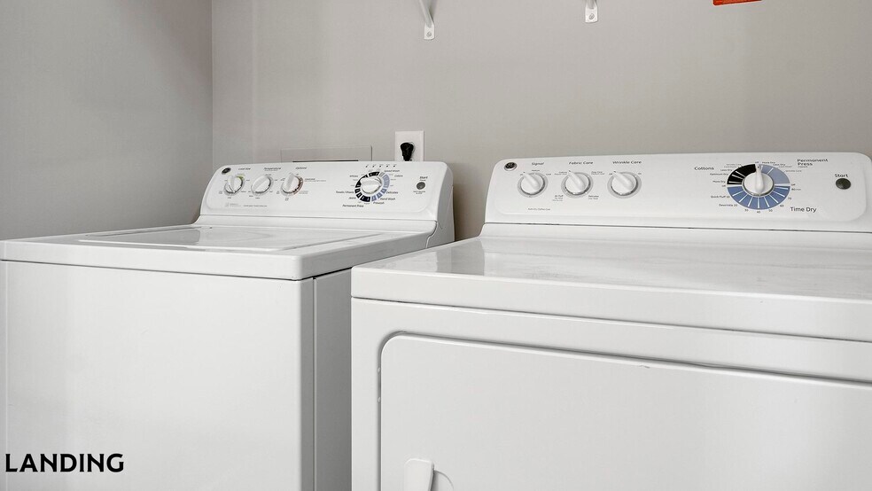 Building Photo - 2420 Peachtree Rd NW