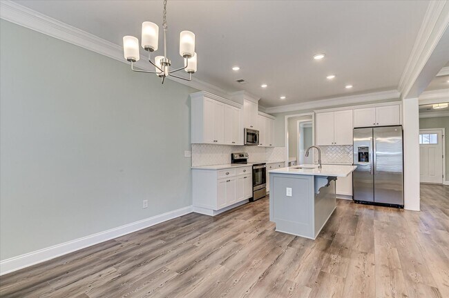 Building Photo - 705 Navan Ln