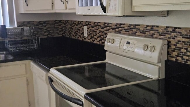 Building Photo - 616 Montego Bay Ct