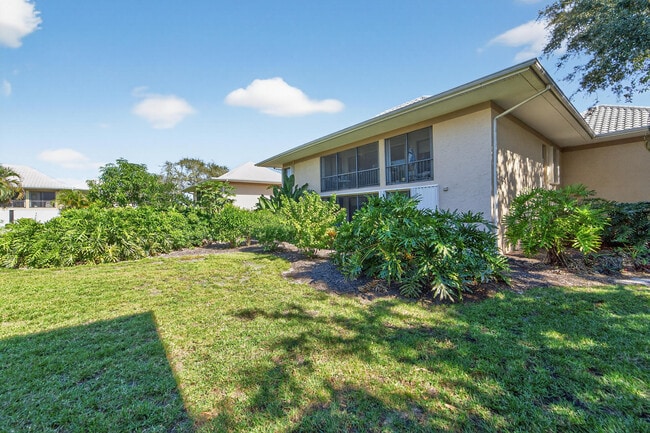 Building Photo - 6 Concourse Dr