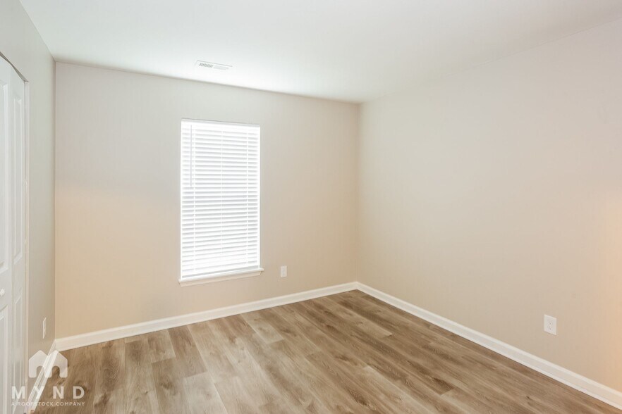 Building Photo - 2066 Chapel Creek Rd