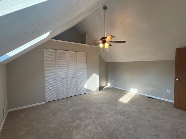 Building Photo - 2748 Hunters Point Dr