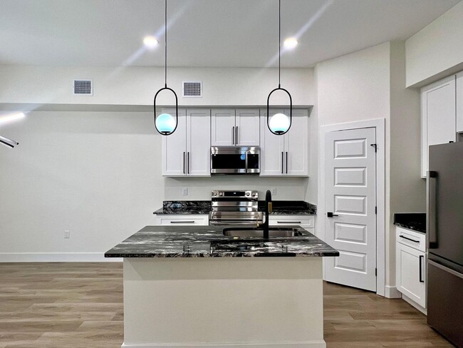 Building Photo - 110 Webb