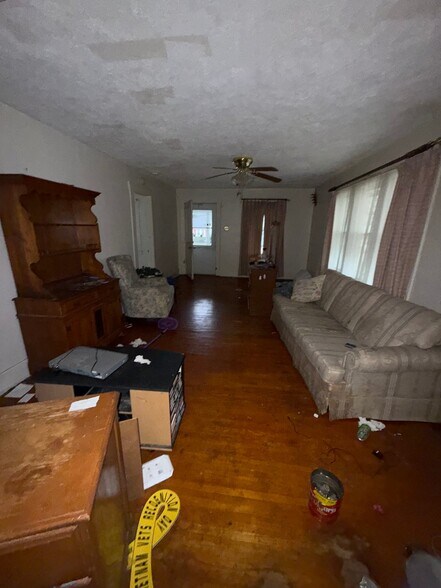 Building Photo - 1718 E Cantrell St