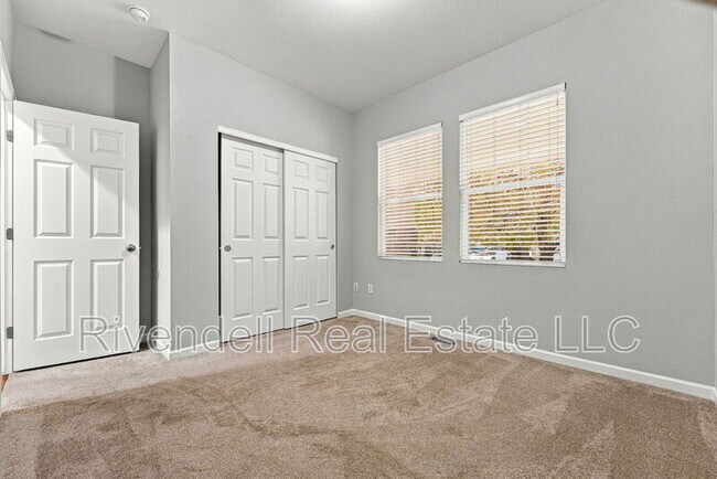 Building Photo - 4483 Applecrest Cir