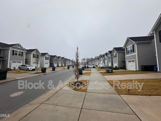 Building Photo - 6650 Gibraltar Rock Dr