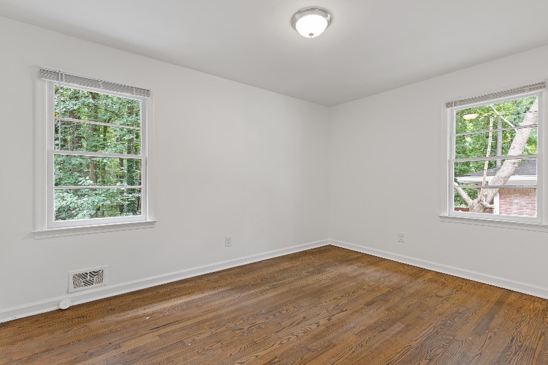 Building Photo - 1982 Rena Cir SW