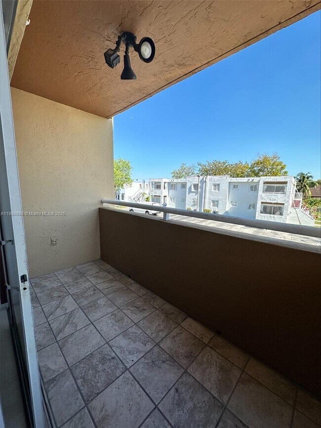 Building Photo - 6214 SW 131st Ct