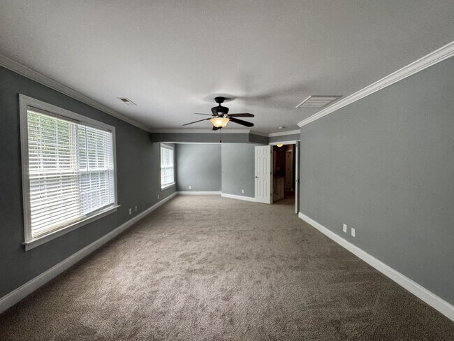 Building Photo - 515 Hannah McKenzie Dr