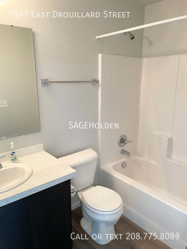 Building Photo - 7597 E Drouillard St