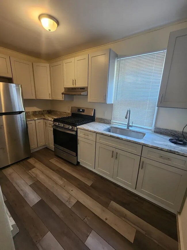 Building Photo - 511 Broadway