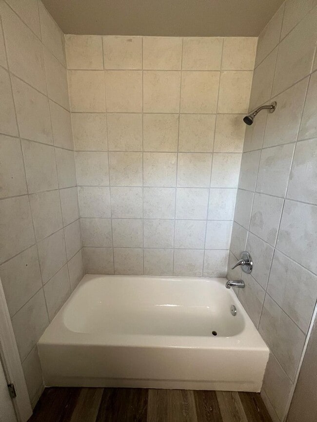 Building Photo - 1917 26th St