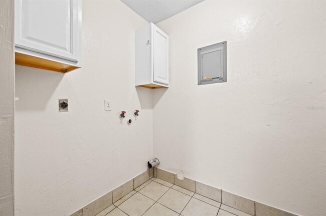 Building Photo - 7209 SW 45th Pl