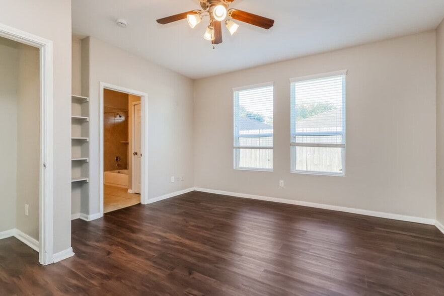 Building Photo - 17914 Seco Creek Ln