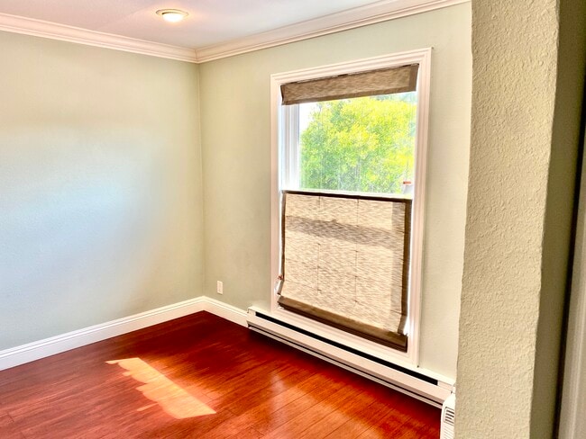 Building Photo - 5104 Westmont Ave