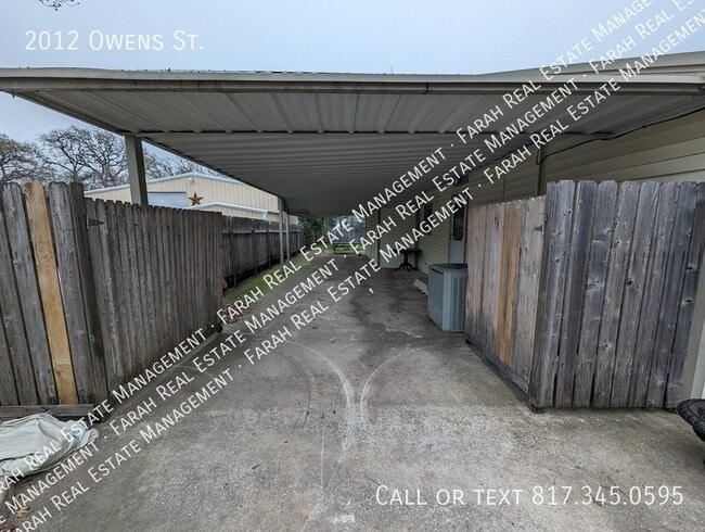 Building Photo - 2012 Owens St