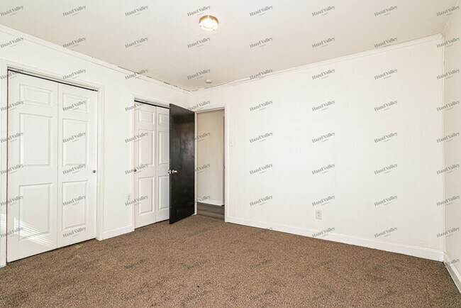 Building Photo - 841 Lebon Dr