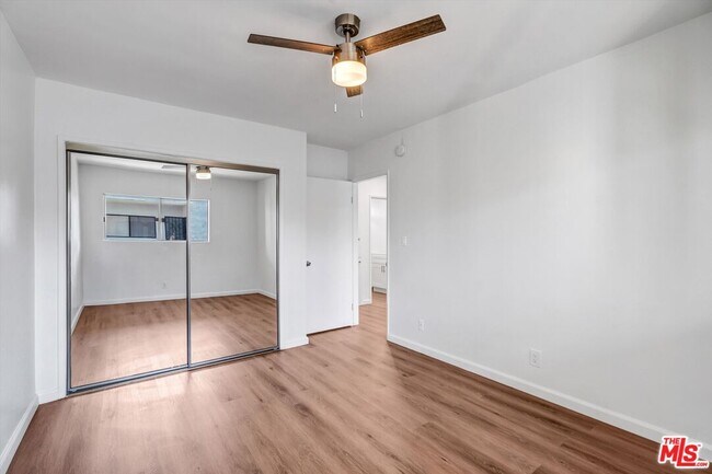 Building Photo - 3670 Greenfield Ave