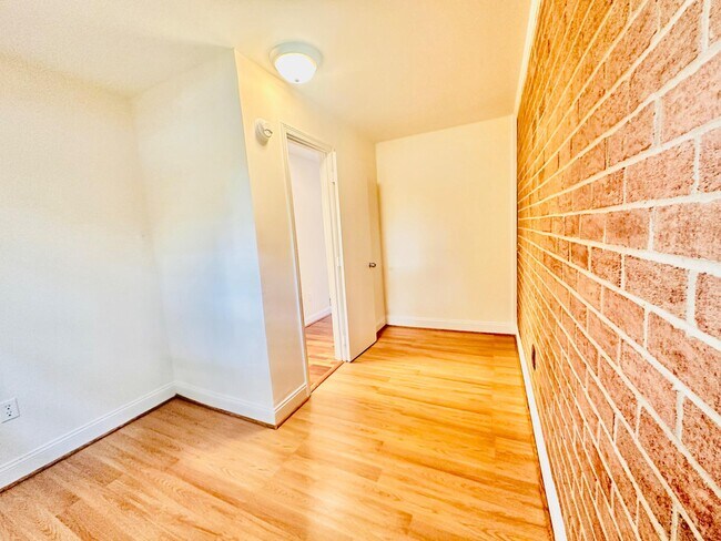 Building Photo - 732 Quince Orchard Blvd